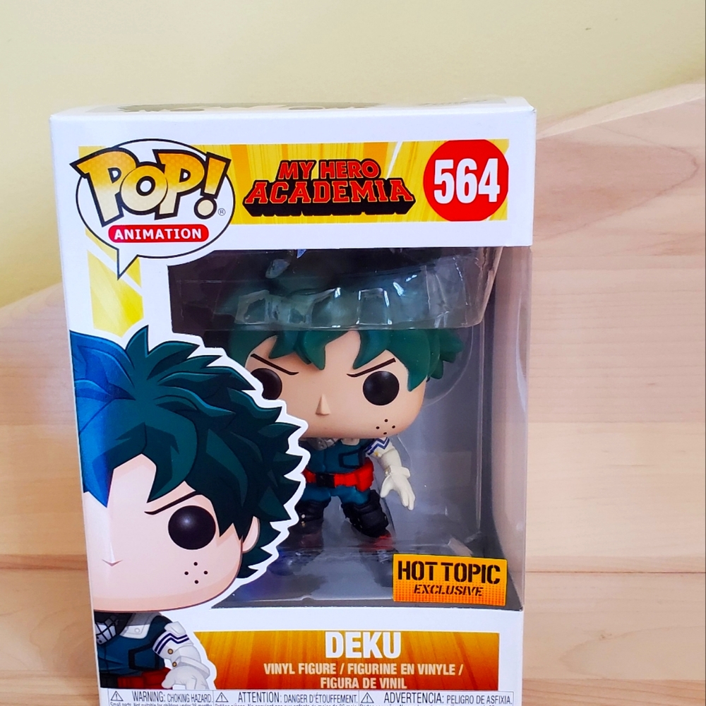 My Hero Academia Deku Vinyl Figure. Hot Topic Exclusive